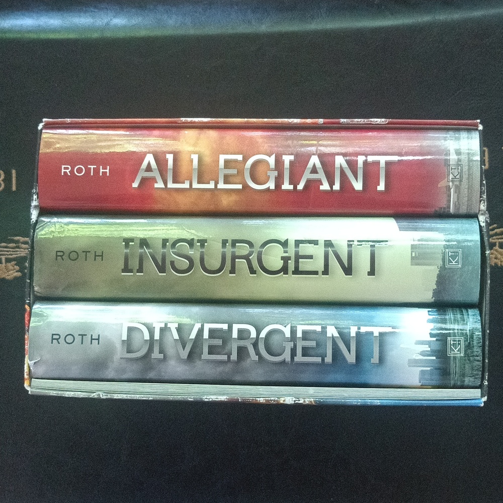 The Divergent Series Books by Veronica Roth